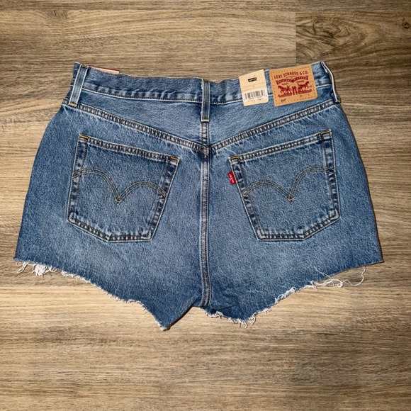 NWT Levi's Women's 501 Original Denim Shorts Distressed 100% Cotton High Rise 32 - Picture 7 of 12